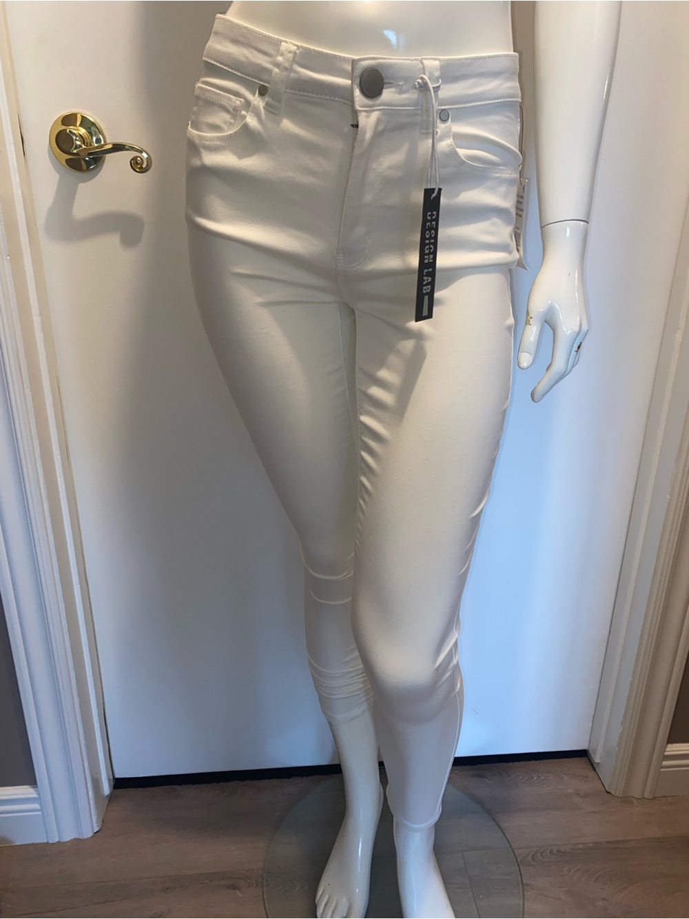 Lord & Taylor White Skinny Jeans